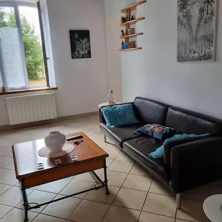 Holiday home Jolie Maison De Garde Barriere Dans Un Jardin Clos